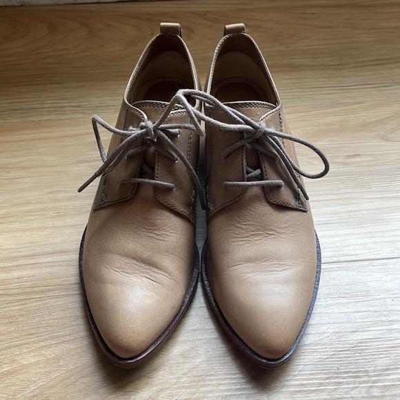Frye Oxford with heel - Picture 2 of 6